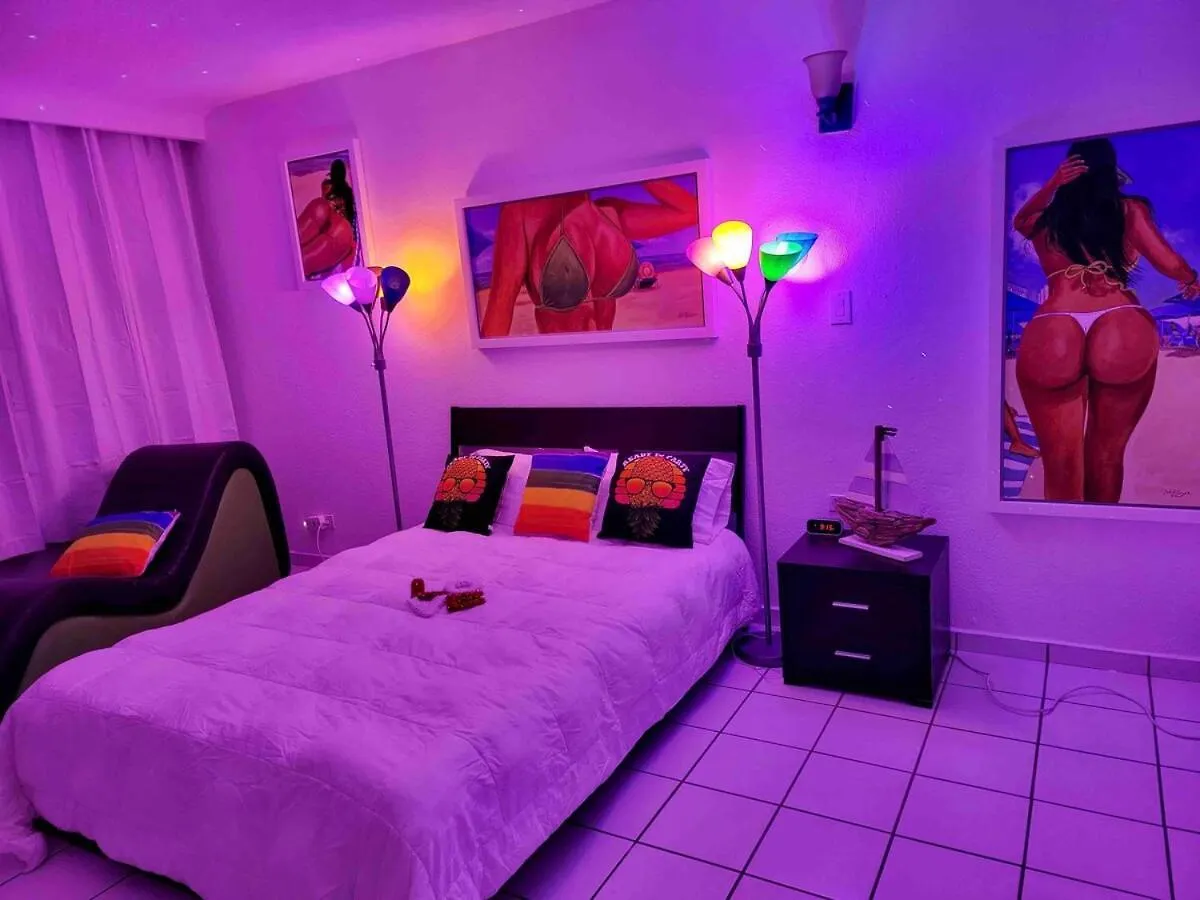 Condado Beachfront Tantra Apartment San Juan